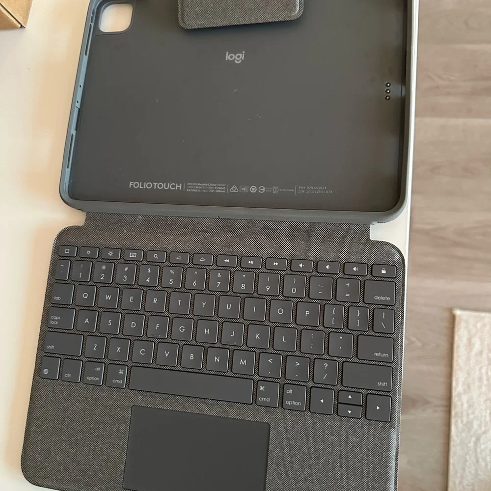 Logitech Folio Touch Keyboard Case for Tablets - Gray